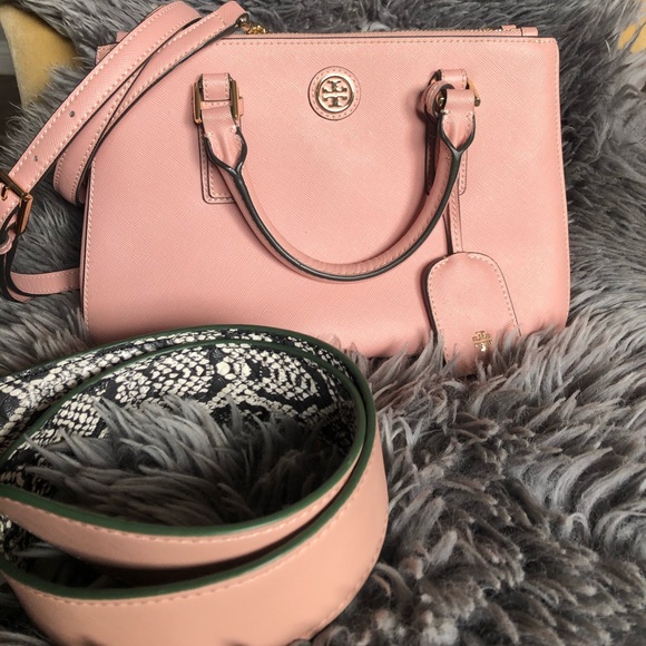 Tory Burch Handbags - Tory Burch pink saffiano bag